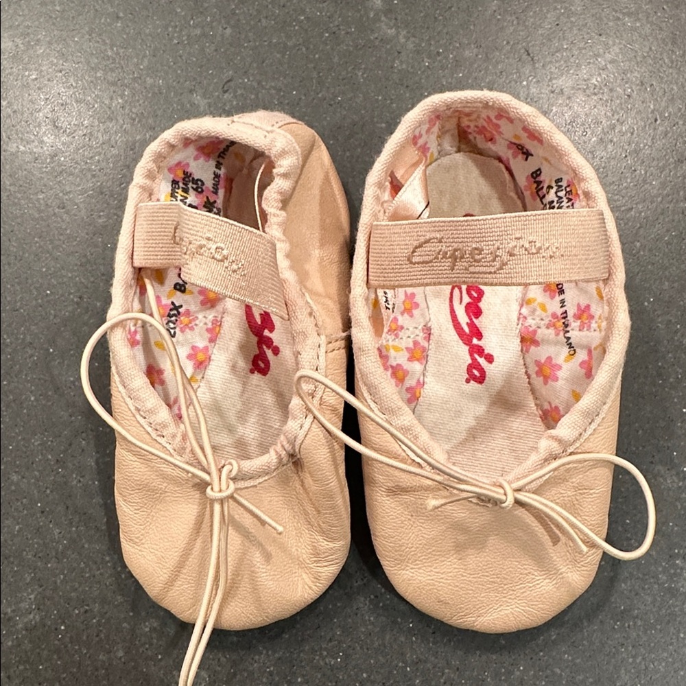 Capezio Ballet Shoes - Toddler 6